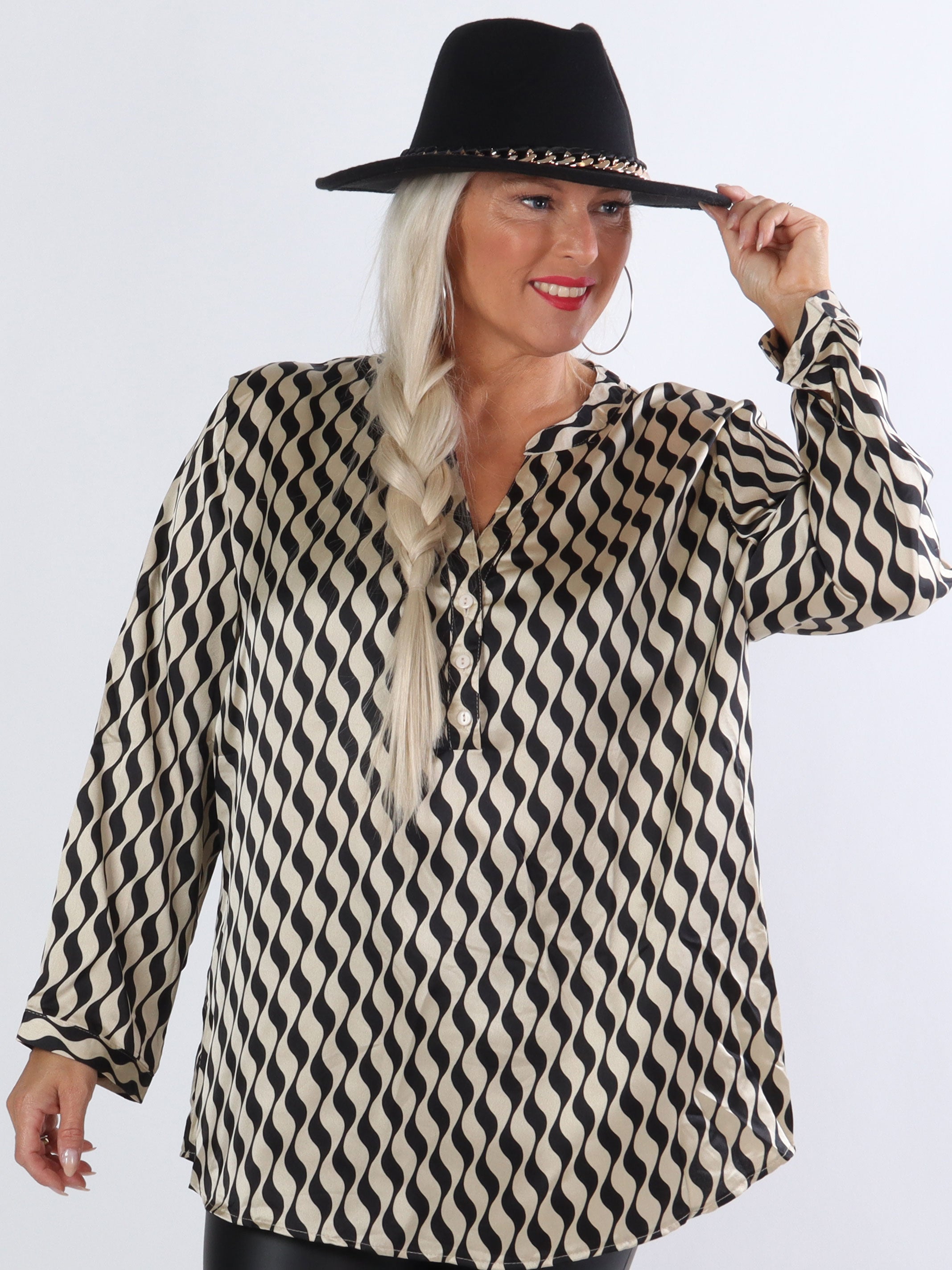 Leona - Flerfarvet mønstret skjorte i silkelook